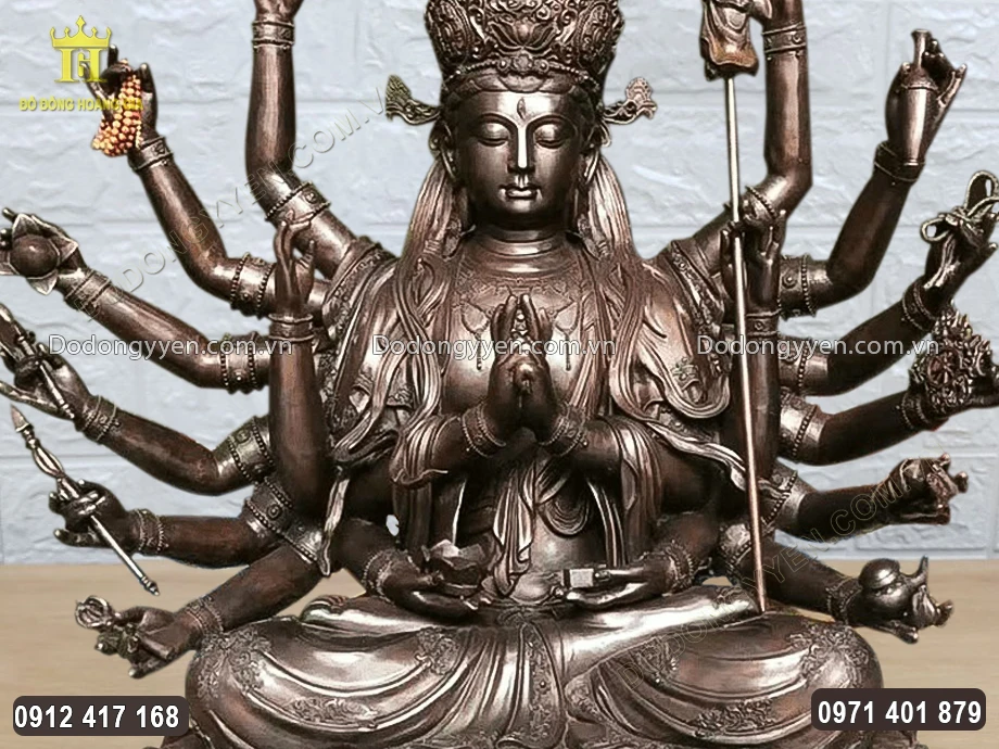 Từng họa tiết hoa văn được chăm ch&uacute;t tỉ mỉ